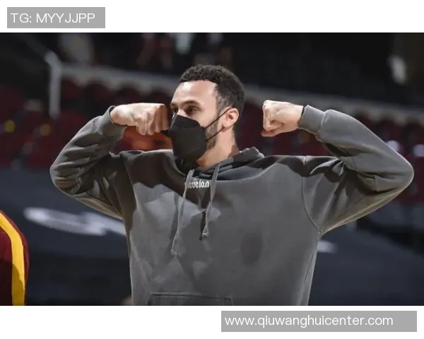 小南斯盛赞亨特如同莱昂纳德般出色表现助力全场胜利